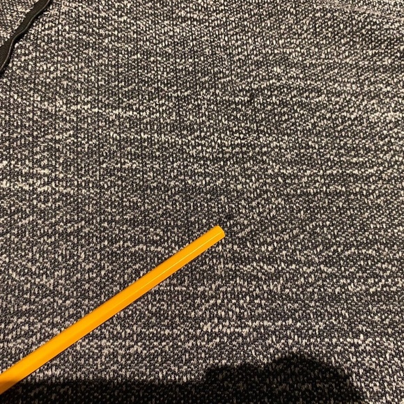 ALICE AND OLIVIA S SMALL 4-6 GREEN CREW NECK SWEATER 100% LEATHER ELBOW PATCH - Picture 10 of 13